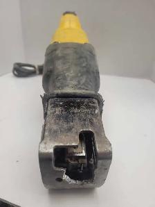 Dewalt DWE305 Reciprocating Saw - Photo 3