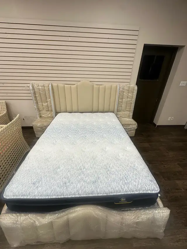 BRAND NEW SERTA QUEEN MATTRESS