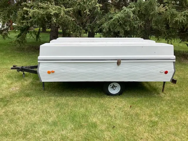 Vintage SPORTSCRAFT Tent Trailer
