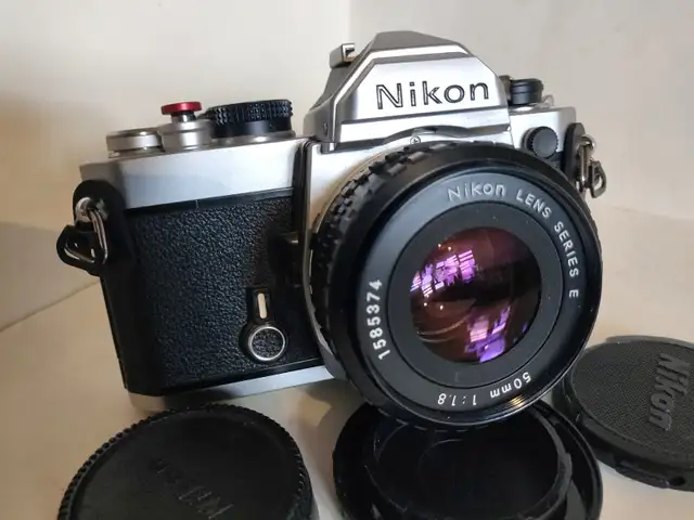 Silver Nikon FM - 50mm f1.8