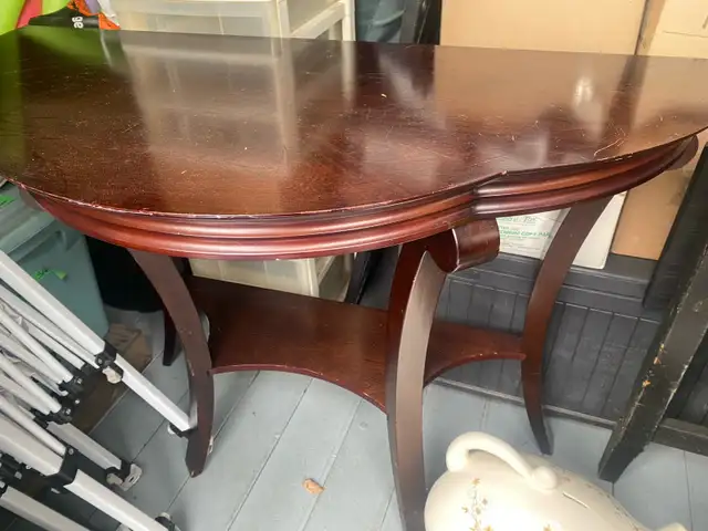 END TABLE - ANTIQUE