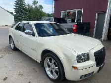 2010 Chrysler 300 Touring SEDAN NEW SAFETY CLEAN TITLE - Photo 2