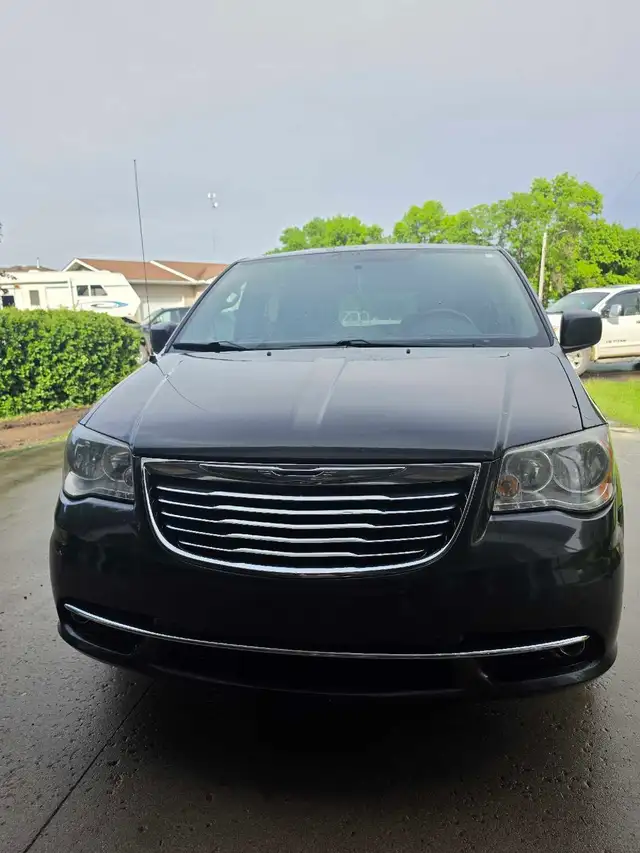 2011 town country van