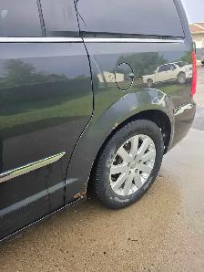 2011 town country van - Photo 4