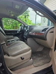 2011 town country van - Photo 7