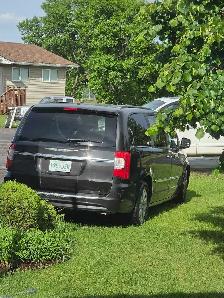 2011 town country van - Photo 10