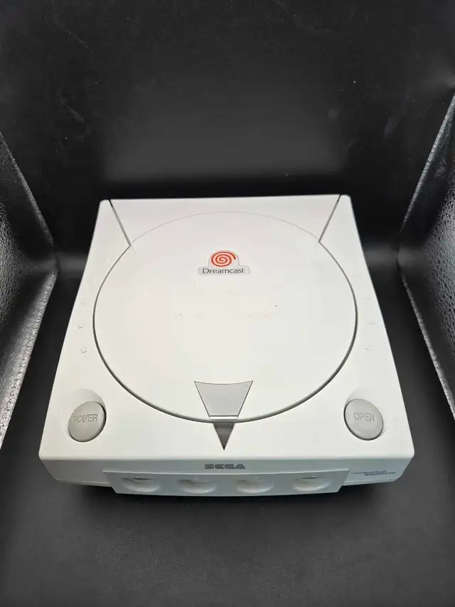 SEGA DREAMCAST CONSOLE W/ACC