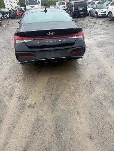 HYUNDAI ELANTRA Price $19,444 only 41,000k - Photo 4