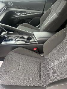 HYUNDAI ELANTRA Price $19,444 only 41,000k - Photo 6