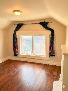 (Downtown)  Top-Floor Renovated 1-Bedroom Apartment – $1,500/ mo