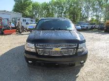 2014 Chevrolet Suburban LTZ - Photo 2