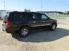 2014 Chevrolet Suburban LTZ - Photo 3