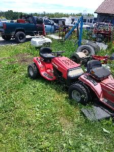Sell two riding tractors for parts or repair $150 - Photo 2