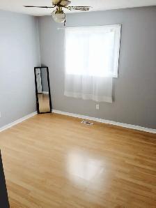 1 RM Hurontario & Steels - internet  utilities, furniture includ - Photo 2
