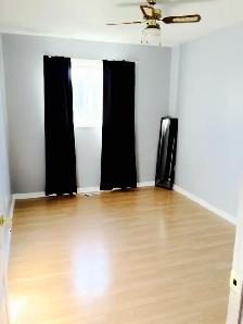1 RM Hurontario & Steels - internet  utilities, furniture includ - Photo 3