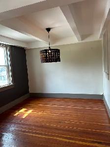 3Bed 1Bath Duplex Suite For Rent On Corydon - Photo 2