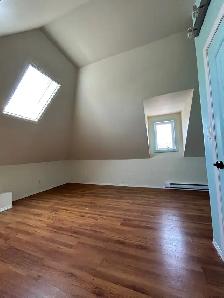 3Bed 1Bath Duplex Suite For Rent On Corydon - Photo 17