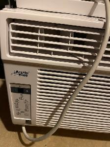 air climatisé de fenêtre ARCTIC KING 12000btu - Photo 2