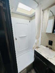 2020 Keystone Springdale Travel Trailer - Photo 6
