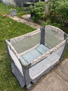 Bassenet/carrier/baby items - Photo 3