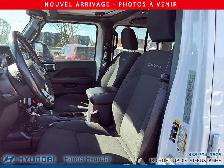 2020 Jeep Wrangler SAHARA 4X4 - Photo 7