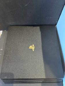 SONY PS4 PRO 1TB W/ACC