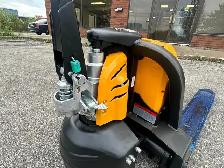 New CAEL Electric Pallet Jack  1.5T/2T/3T Certified & Warranty - Photo 6