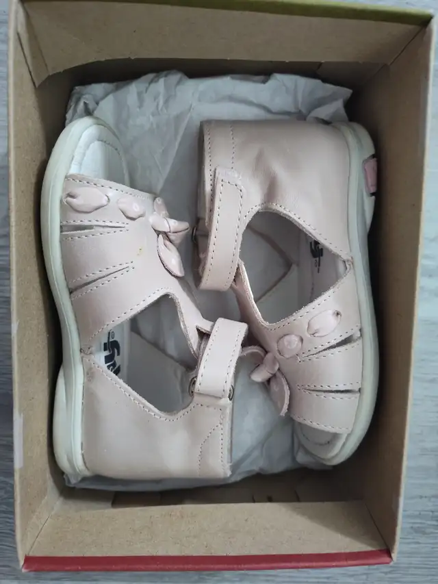 BOPY leather sandals with arch, ankle support size 6.5 (EU22)