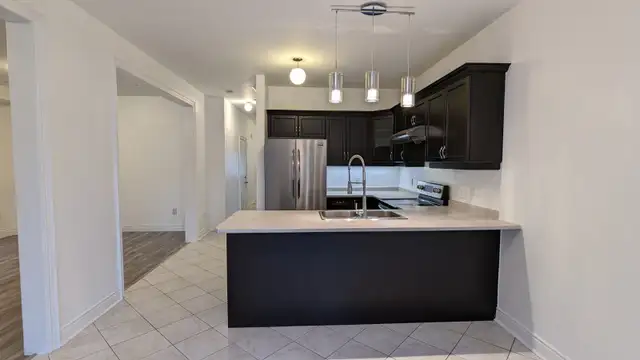 3 Bedrooms Full Detached House in Southeast Barrie for Rent