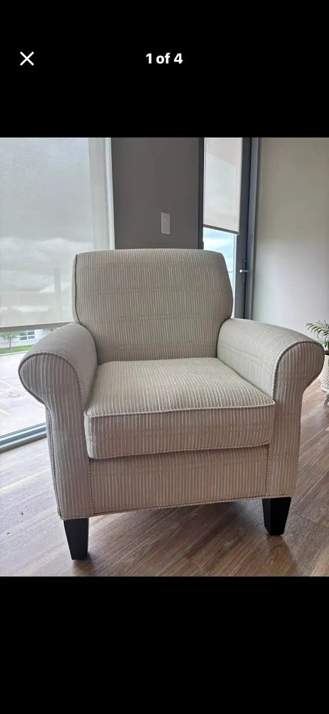 Cream Accent Chair (cloth)