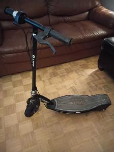 Trottinette électrique Razor pour enfants 50$