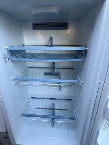 Frigidaire Gallery Upright Freezer, 16.6 cuft, Frost-Free, works - Photo 3