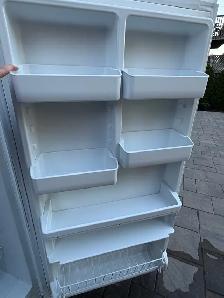 Frigidaire Gallery Upright Freezer, 16.6 cuft, Frost-Free, works - Photo 4