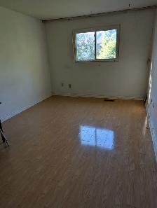 A basement bedroom for rent at Finch/Warden - Photo 6
