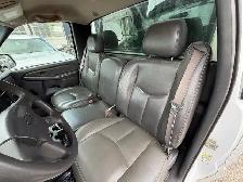 2006 Chevy Silverado 2500HD 6.0 GAS safetied - Photo 9