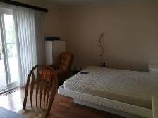 July 1, Upstairs Bedroom in QEW/Indian Rd, all included - Photo 5