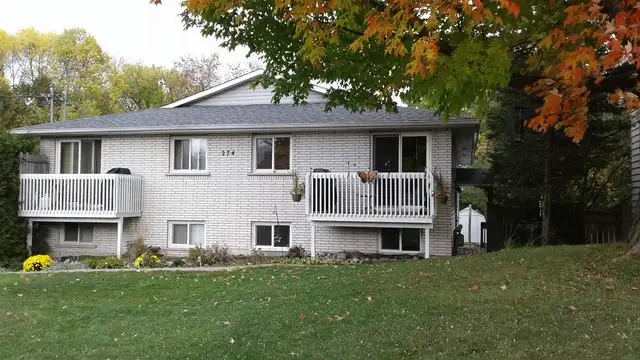 2 Bedroom apt in modern clean 4-plex
