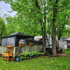 TRAILER FOR SALE:  32' RAVEN SUNNYBROOK