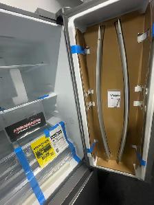 NEW 36" Whirlpool French Door Fridge (Interior Ice Maker) 31 CF - Photo 5