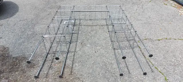 Metal expandable wardrobe