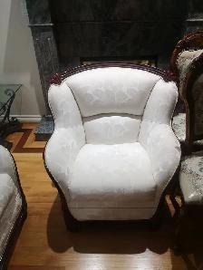 Vintage European Cream Damask Sofa and Armchair Set - Photo 3