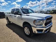 2019 Ram 3500 Crew Cab 4X4 Tradesman 6.7L - Rebuilt Title - Photo 3