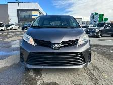 2018 Toyota Sienna Back Cam, Bluetooth, Well Maintained - Photo 2