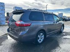 2018 Toyota Sienna Back Cam, Bluetooth, Well Maintained - Photo 4