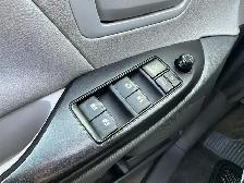 2018 Toyota Sienna Back Cam, Bluetooth, Well Maintained - Photo 18