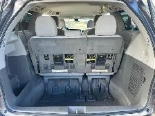 2018 Toyota Sienna Back Cam, Bluetooth, Well Maintained - Photo 20