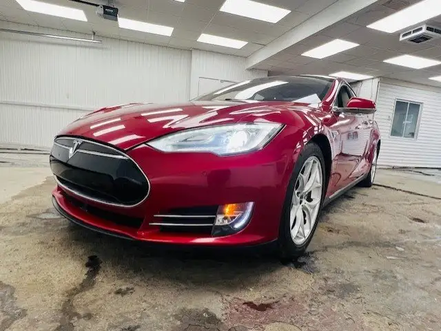 Tesla Model S S 85 PERFORMANCE 2014