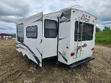 2006 Keystone 276EFS 27 Ft T/A Fifth Wheel Trailer Cougar - Photo 4