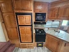2006 Keystone 276EFS 27 Ft T/A Fifth Wheel Trailer Cougar - Photo 17