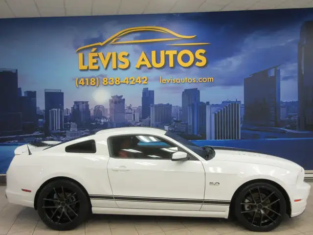 FORD MUSTANG 2014 GT V-8 5.0 LITRES COYOTE 420 HP BEAU LOOK SEUL
